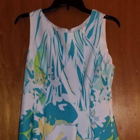 Dress - Picture 2 of 3